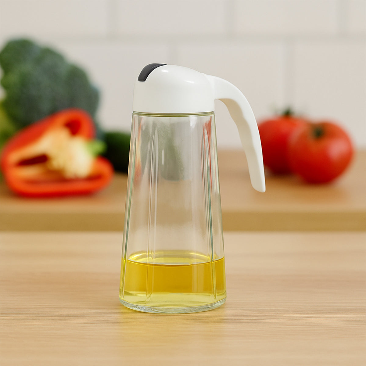 Kitchen Glass Oil Bottle Dispenser Automatic Opening Closing Home Bottles For Oil And Vinegar Honey Olive Oil Container (630ml)